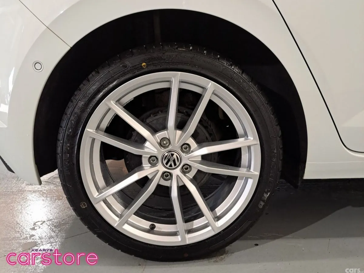 Volkswagen Polo Hatchback, Petrol, 2018, White