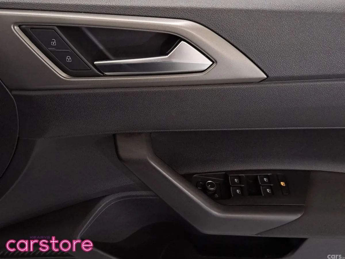 Volkswagen Polo Hatchback, Petrol, 2018, White