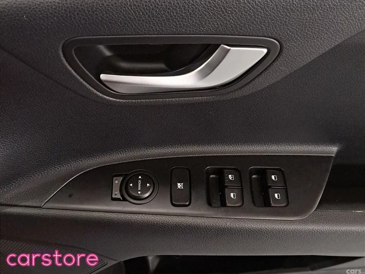 Kia Stonic Estate, Petrol, 2021, Red