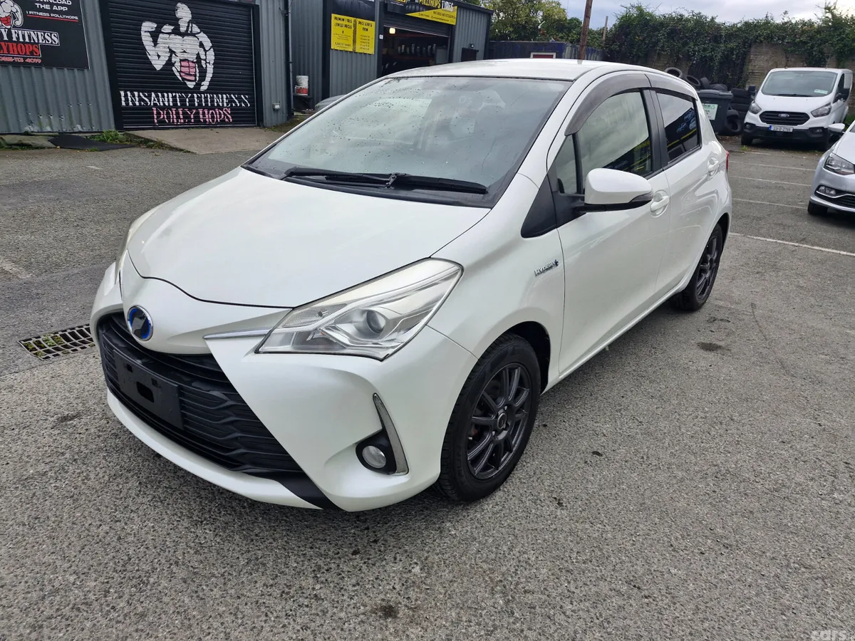 Toyota Vitz Hatchback, Petrol Hybrid, 2017, White