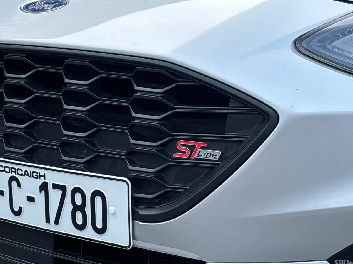 Ford Focus Hatchback, Diesel, 2020, Grey