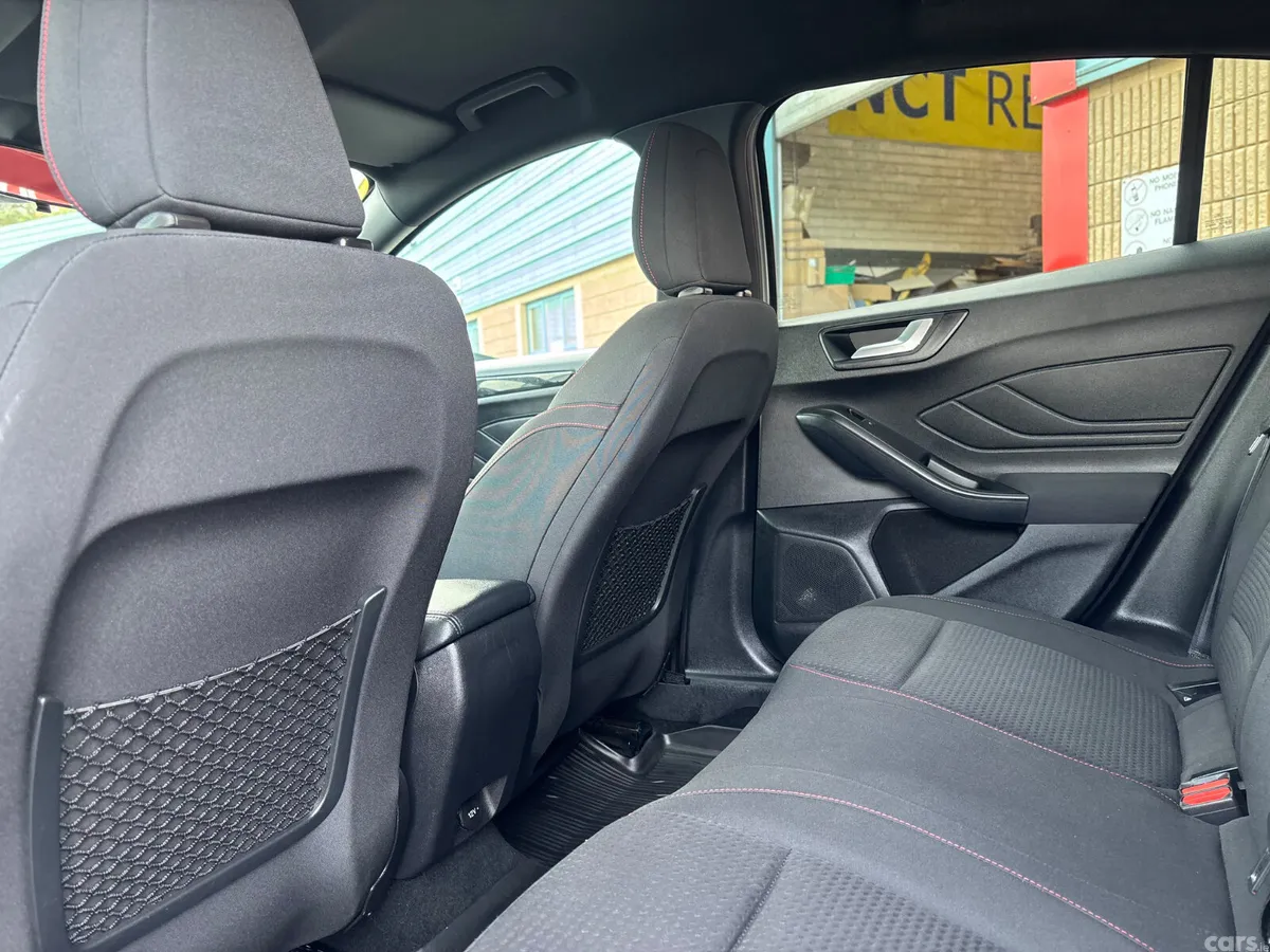 Ford Focus Hatchback, Diesel, 2020, Grey
