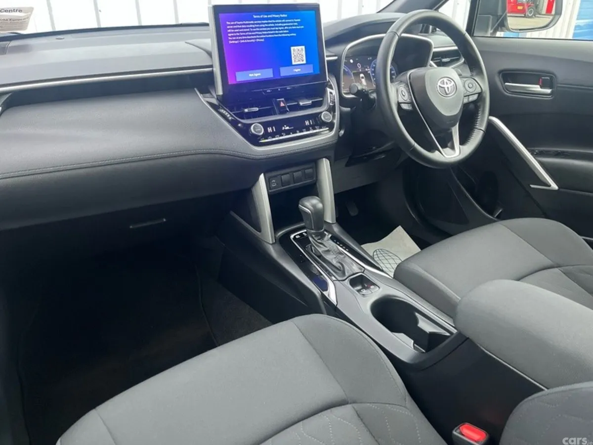 Toyota Corolla Cross Hatchback, Petrol Hybrid, 2025, Silver