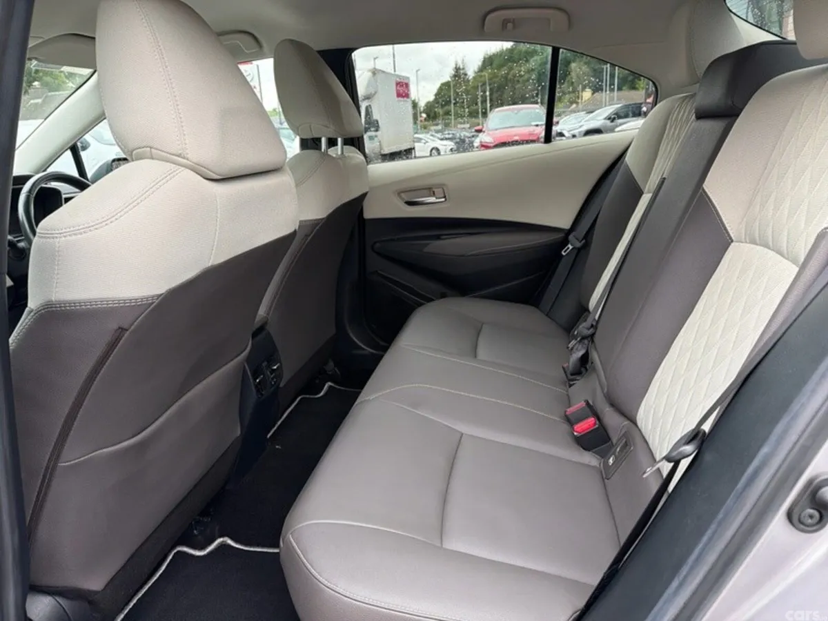 Toyota Corolla Saloon, Petrol Hybrid, 2022, Grey