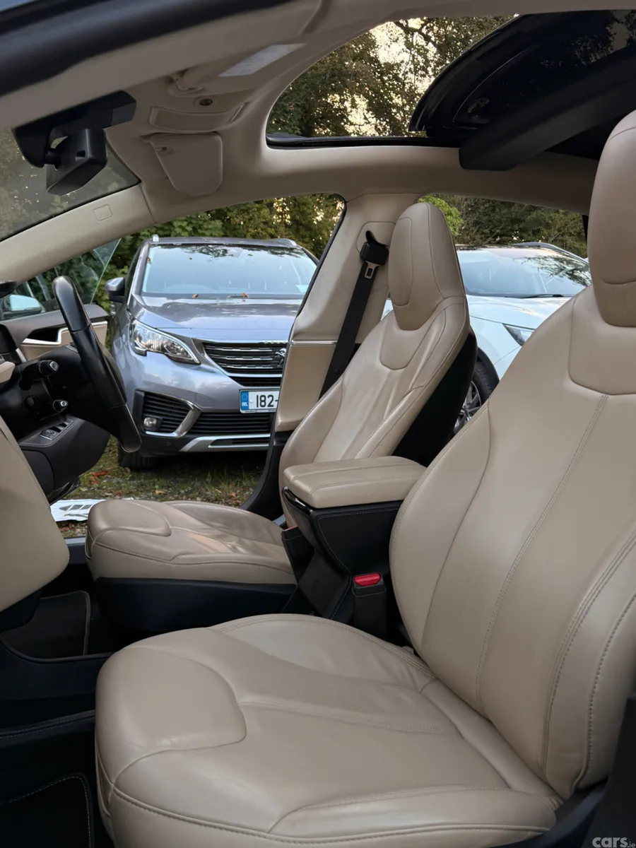 Tesla Model S Hatchback, Electric, 2015, Blue