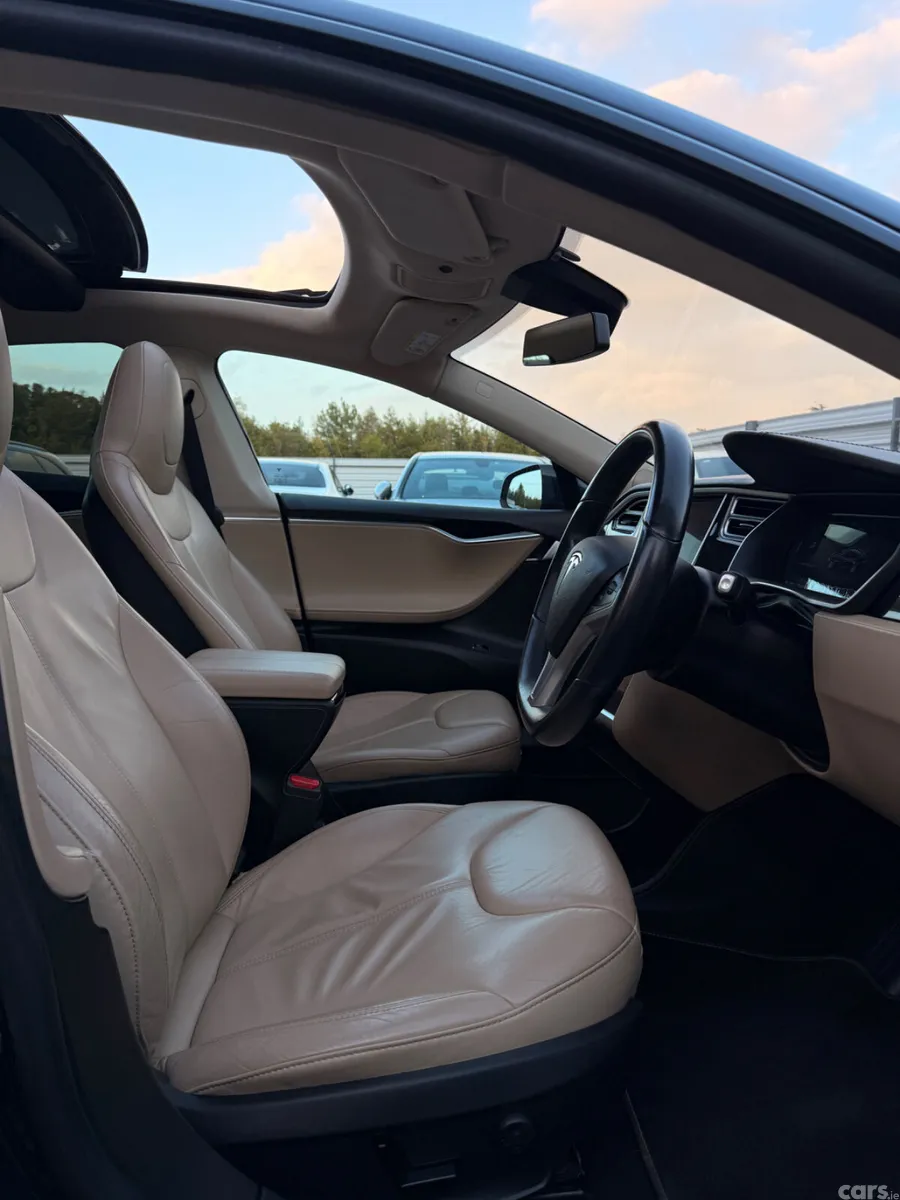 Tesla Model S Hatchback, Electric, 2015, Blue