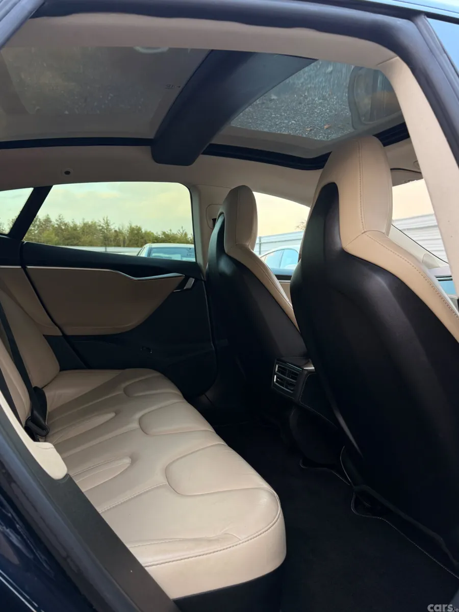 Tesla Model S Hatchback, Electric, 2015, Blue