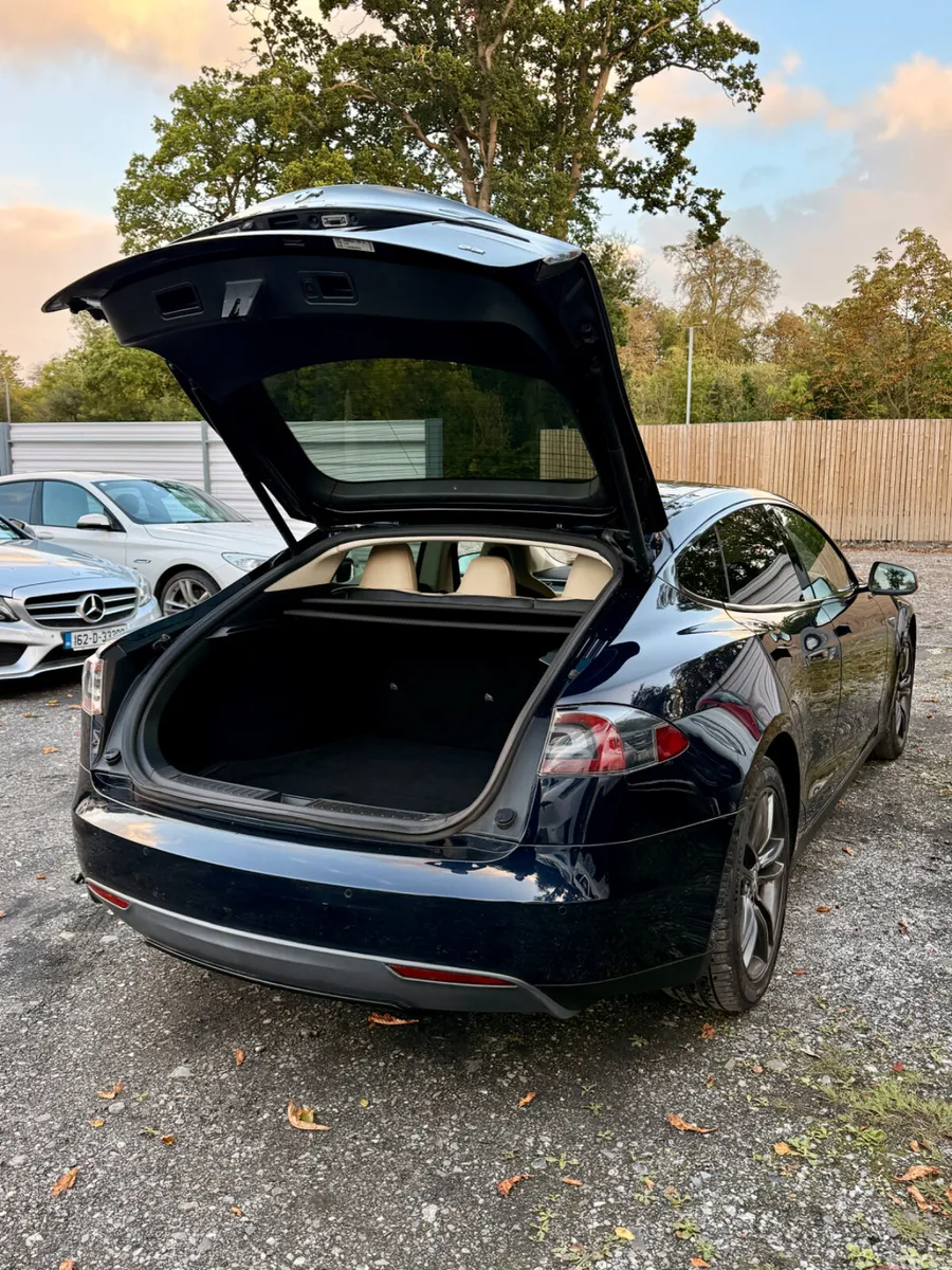Tesla Model S Hatchback, Electric, 2015, Blue