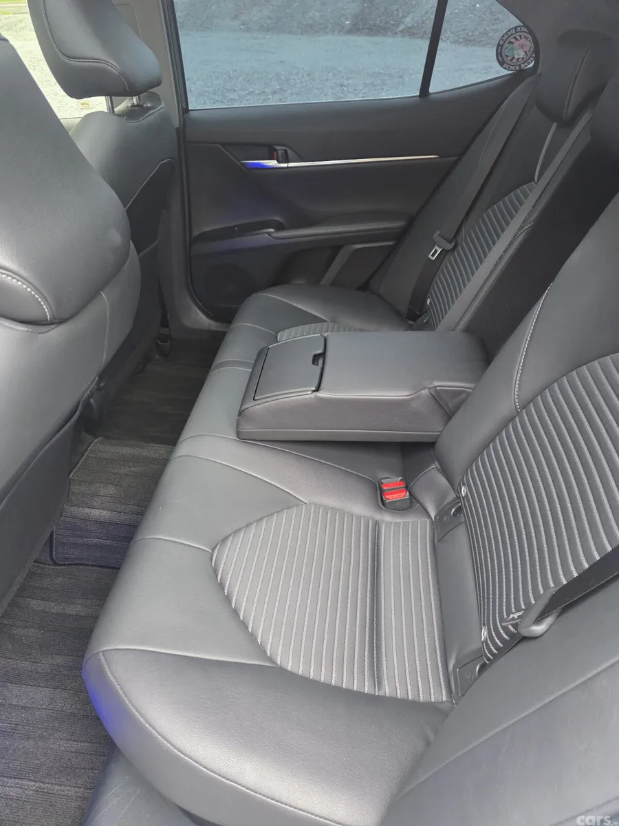 Toyota Camry Saloon, Petrol Hybrid, 2019, White