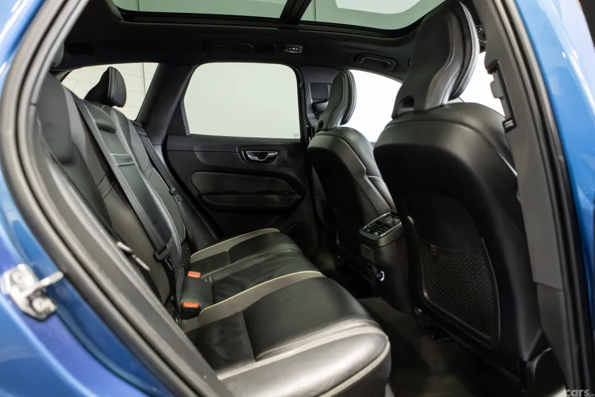 Volvo XC60 SUV, Diesel, 2020, Blue