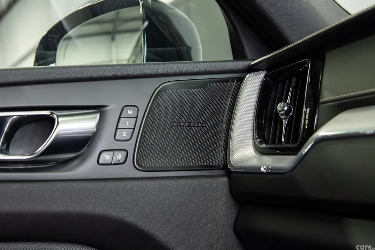 Volvo XC60 SUV, Diesel, 2020, Blue