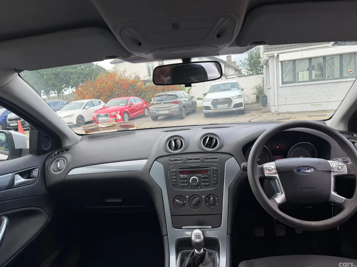 Ford Mondeo Saloon, Diesel, 2011, Silver