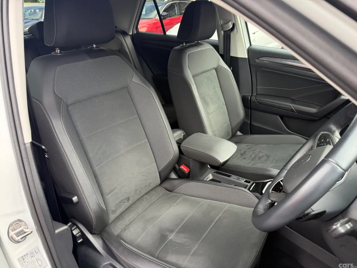Volkswagen T-Roc SUV, Petrol, 2023, White