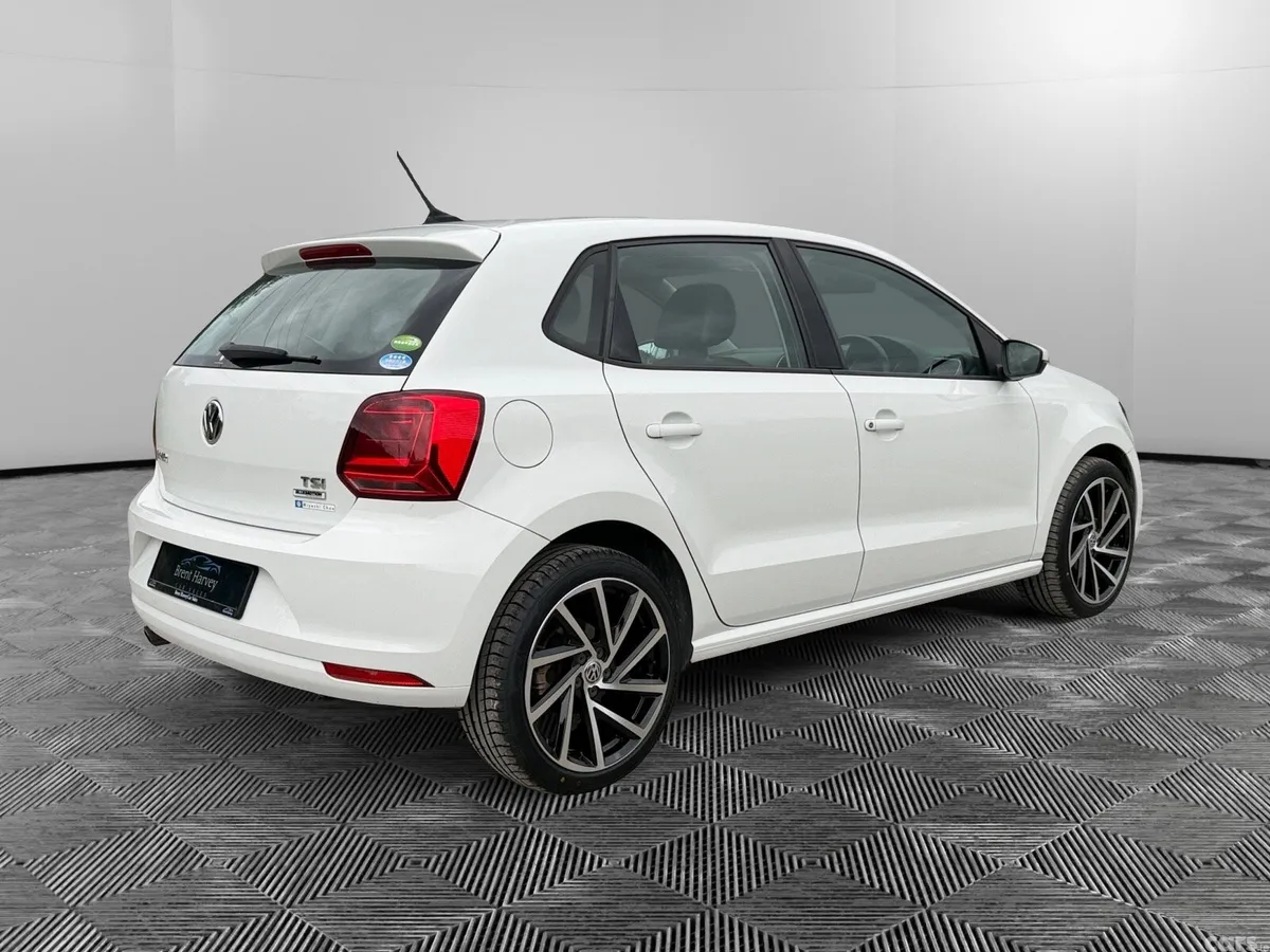 Volkswagen Polo Hatchback, Petrol, 2017, White