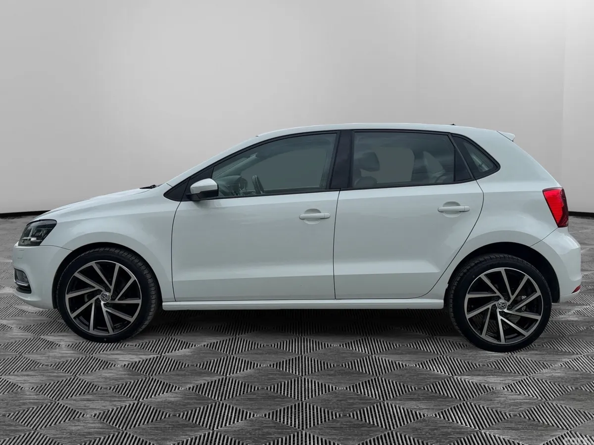 Volkswagen Polo Hatchback, Petrol, 2017, White