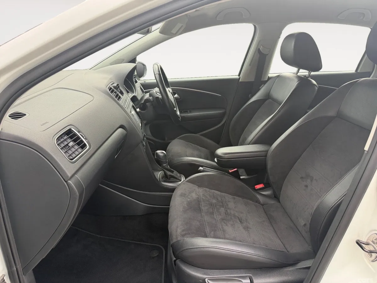Volkswagen Polo Hatchback, Petrol, 2017, White