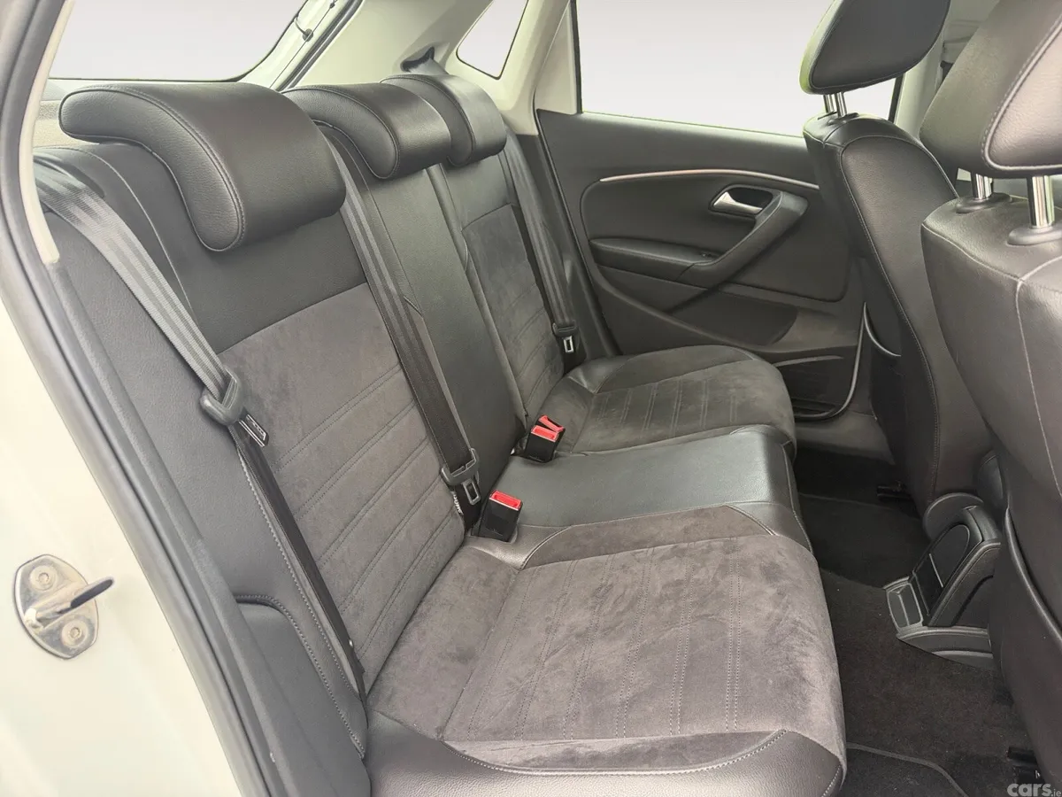 Volkswagen Polo Hatchback, Petrol, 2017, White