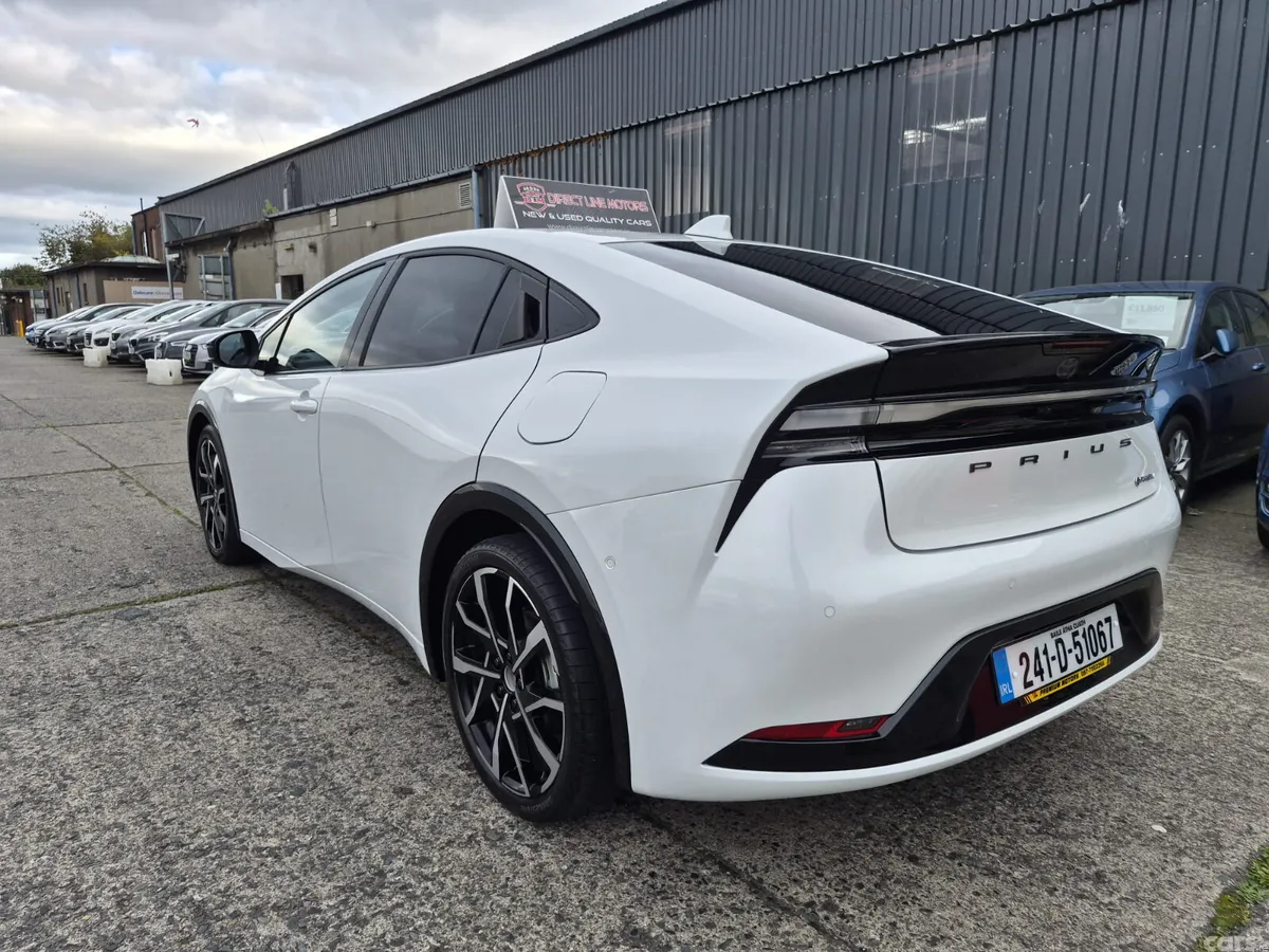 Toyota Prius Hatchback, Petrol Hybrid, 2024, White