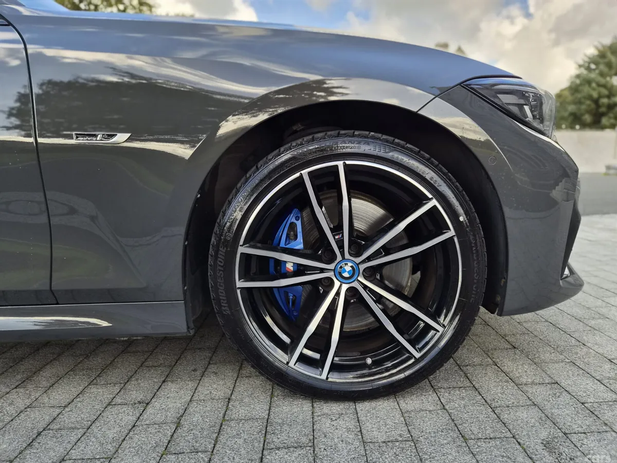 BMW 3-Series Estate, Petrol Plug-in Hybrid, 2022, Grey