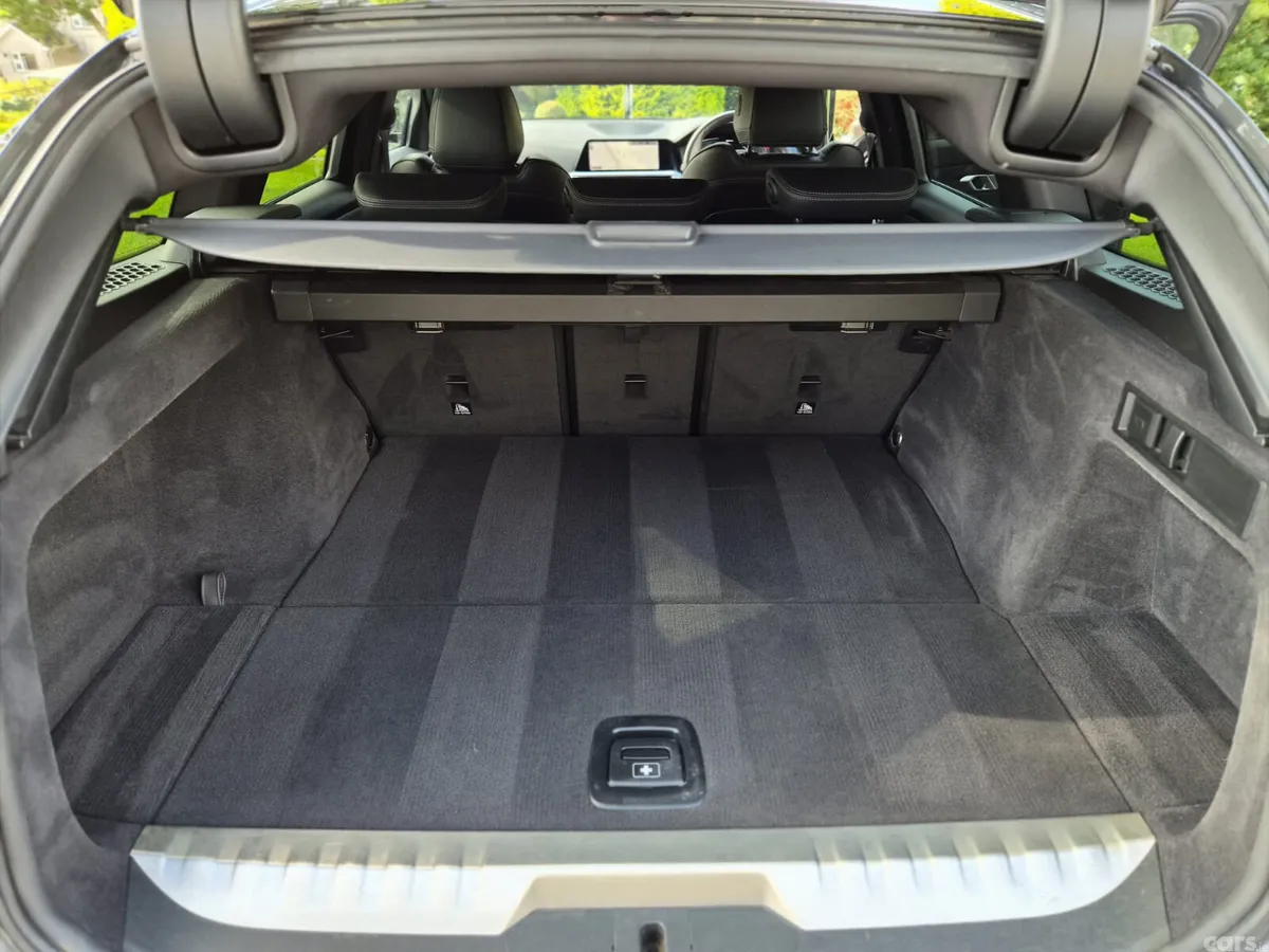 BMW 3-Series Estate, Petrol Plug-in Hybrid, 2022, Grey