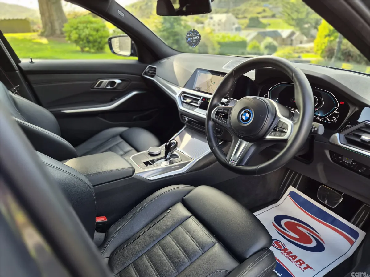 BMW 3-Series Estate, Petrol Plug-in Hybrid, 2022, Grey