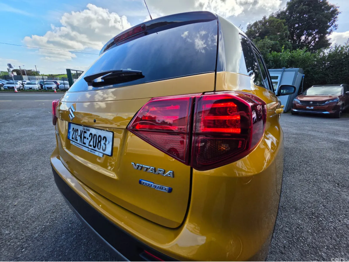 Suzuki Vitara SUV, Petrol Hybrid, 2021, Gold