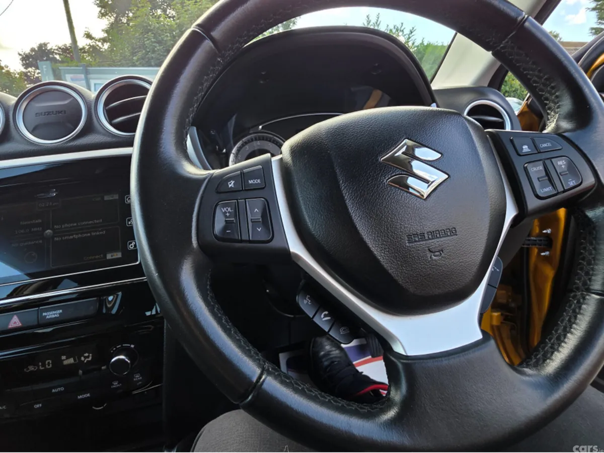 Suzuki Vitara SUV, Petrol Hybrid, 2021, Gold