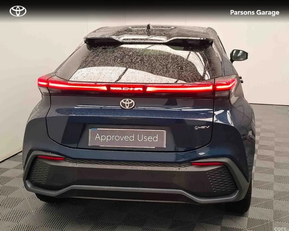 Toyota C-HR SUV, Petrol Hybrid, 2024, Blue