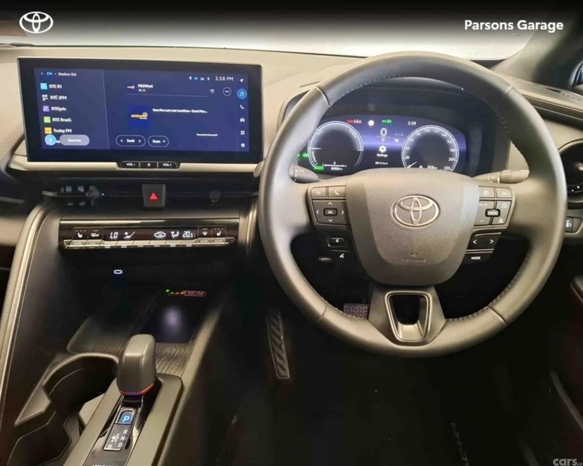 Toyota C-HR SUV, Petrol Hybrid, 2024, Blue