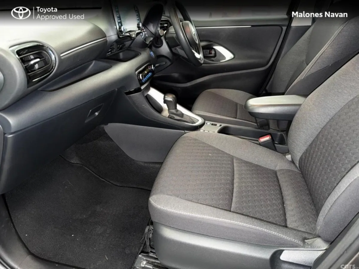 Toyota Yaris Hatchback, Petrol Hybrid, 2023, Grey