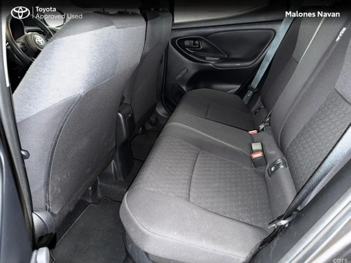 Toyota Yaris Hatchback, Petrol Hybrid, 2023, Grey