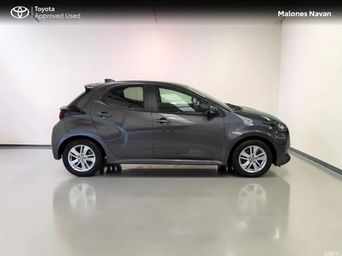 Toyota Yaris Hatchback, Petrol Hybrid, 2023, Grey