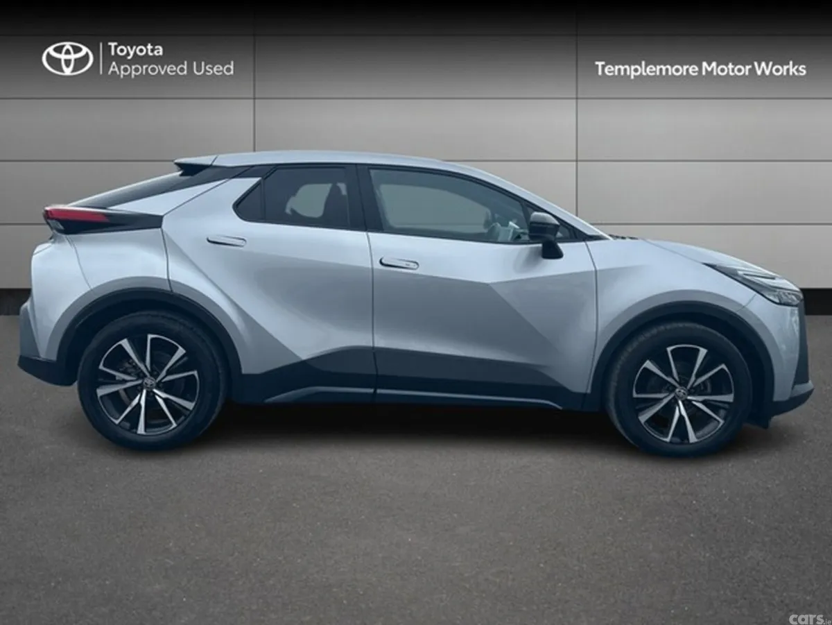 Toyota C-HR SUV, Petrol Hybrid, 2023, Silver