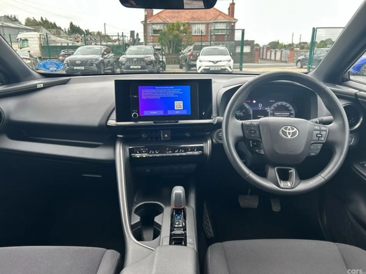 Toyota C-HR SUV, Petrol Hybrid, 2023, Silver