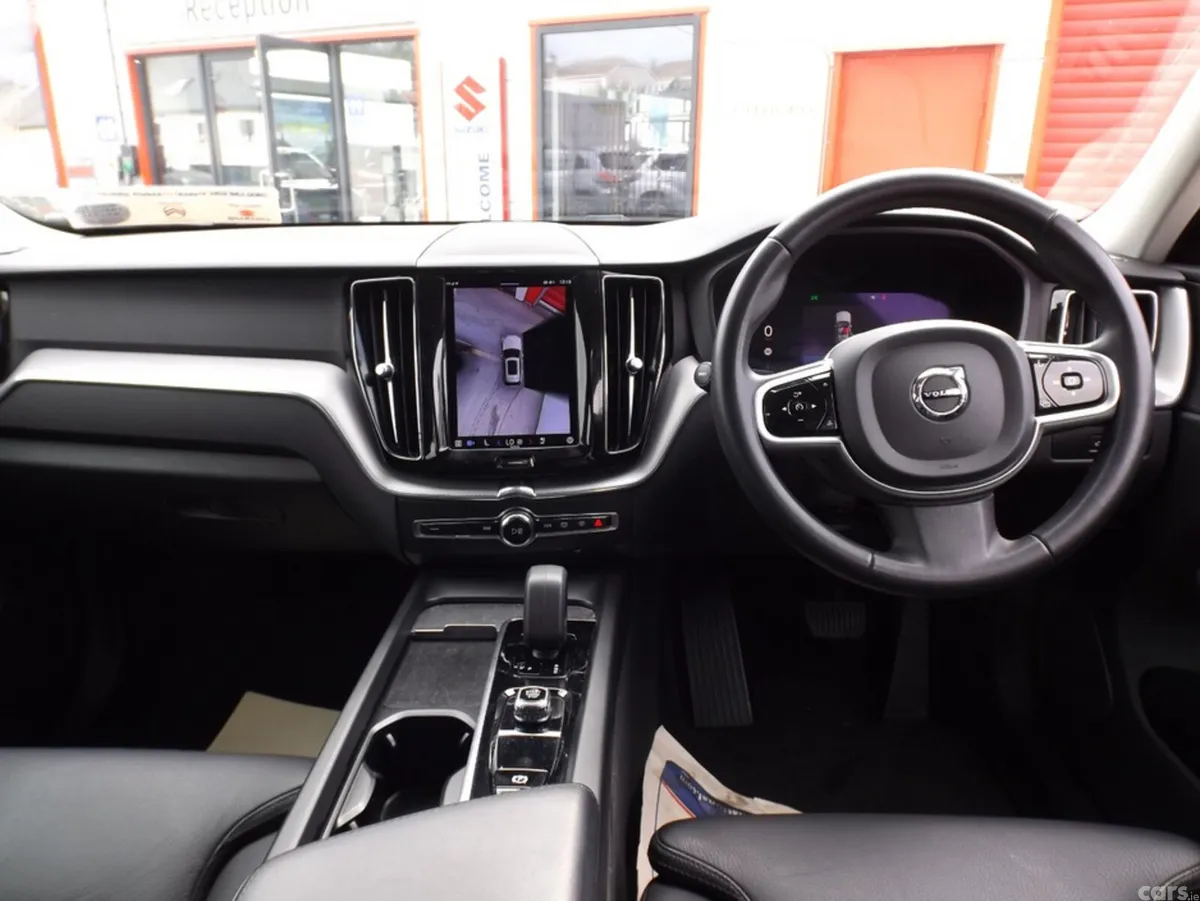Volvo XC60 Estate, Diesel, 2022, Orange