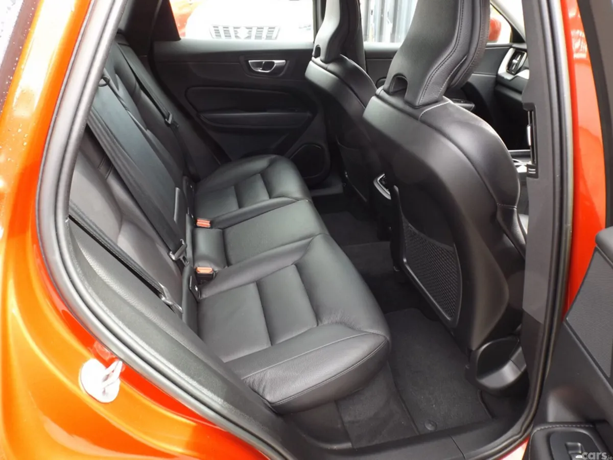 Volvo XC60 Estate, Diesel, 2022, Orange