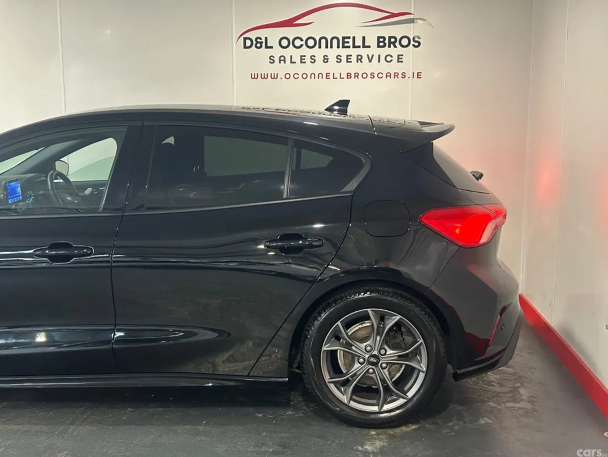Ford Focus Hatchback, Diesel, 2022, Black