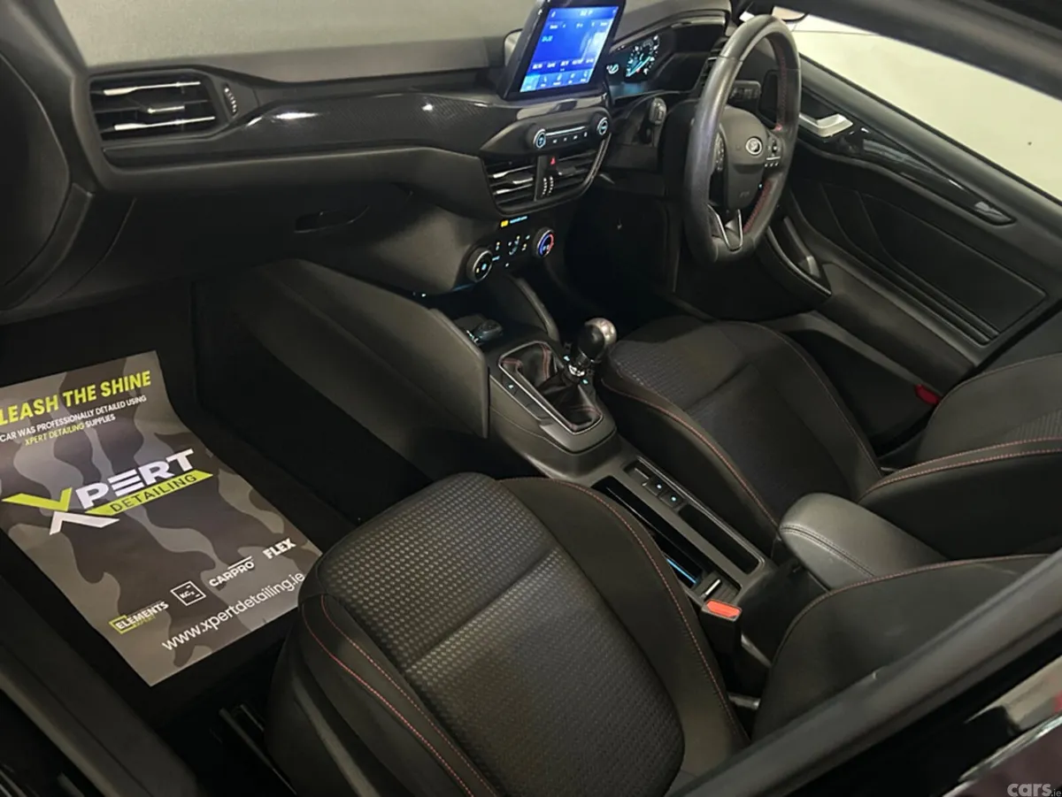 Ford Focus Hatchback, Diesel, 2022, Black