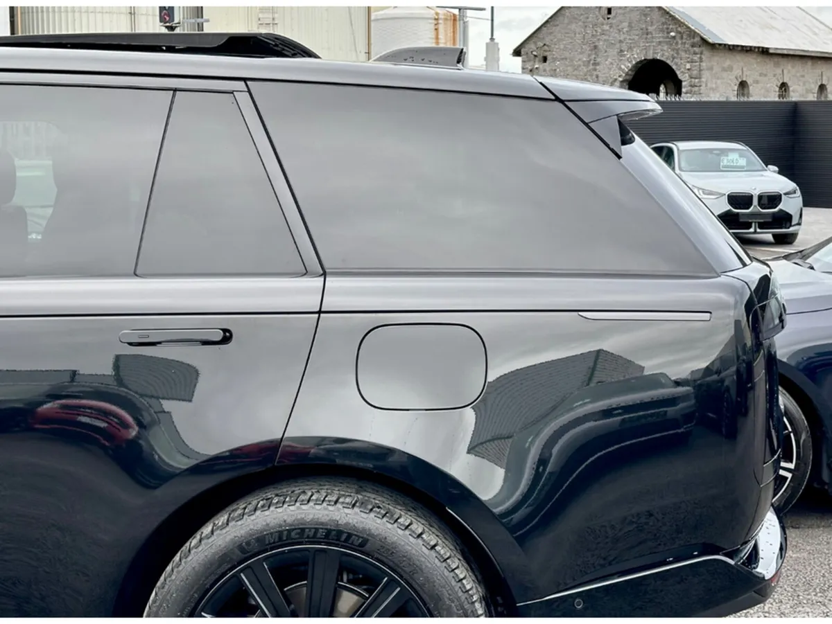 Land Rover Range Rover Estate, Petrol Hybrid, 2026, Black