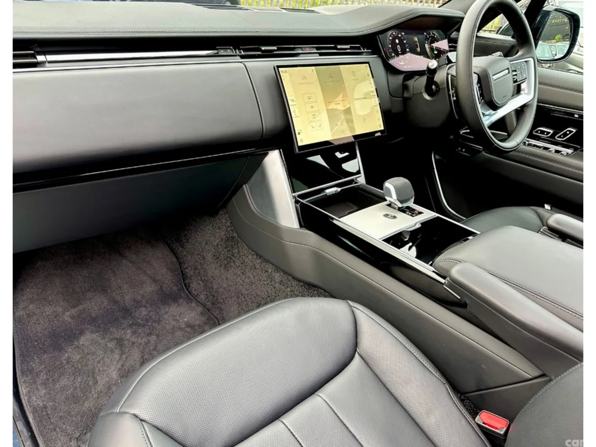 Land Rover Range Rover Estate, Petrol Hybrid, 2026, Black