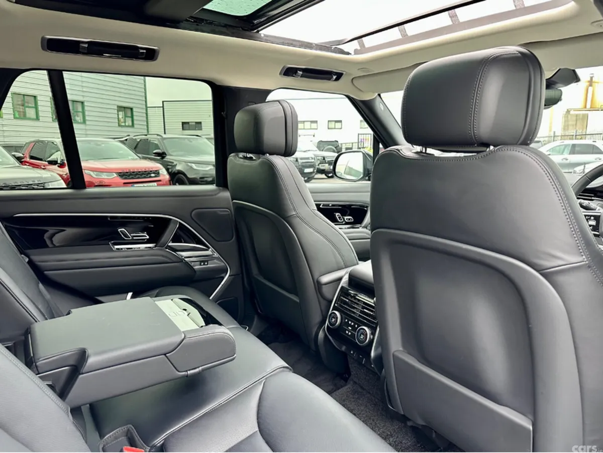 Land Rover Range Rover Estate, Petrol Hybrid, 2026, Black