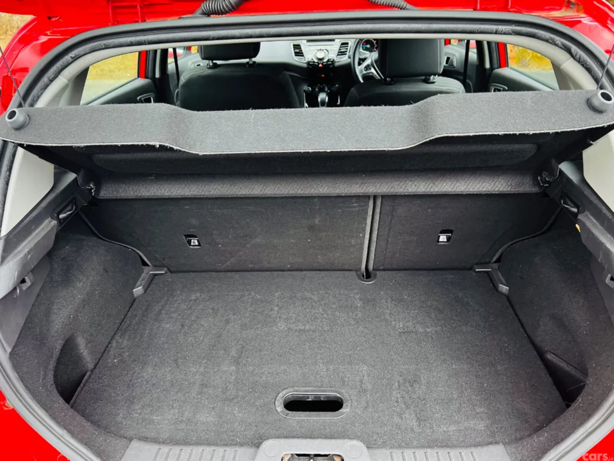 Ford Fiesta Hatchback, Petrol, 2015, Red