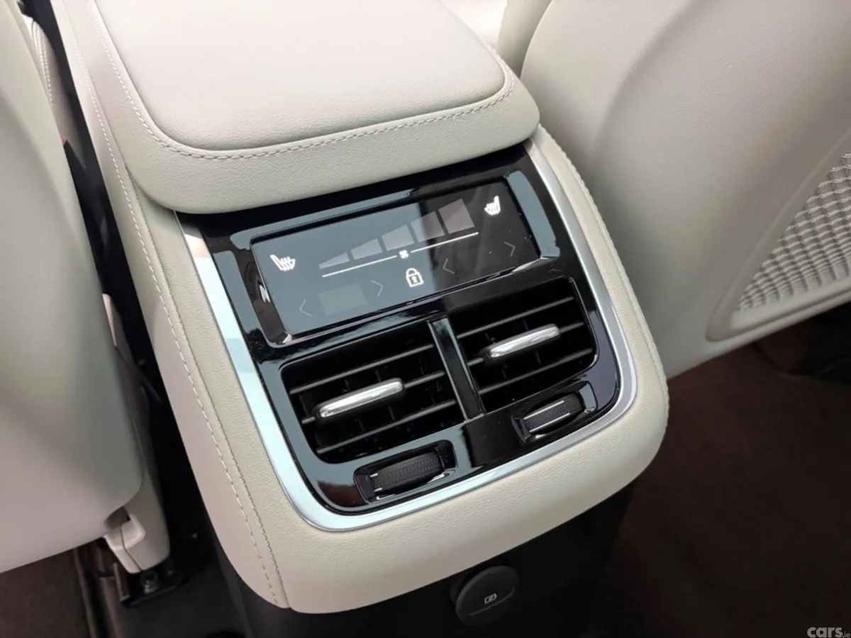 Volvo XC90 Estate, Petrol Plug-in Hybrid, 2026, Black