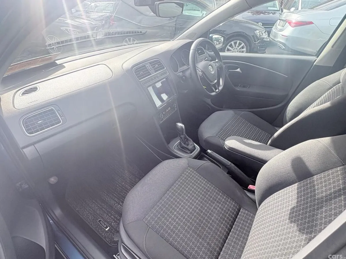 Volkswagen Polo Hatchback, Petrol, 2017, Blue