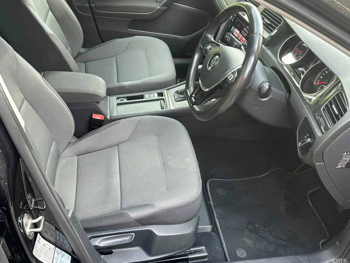 Volkswagen Golf Estate, Petrol, 2018, Black