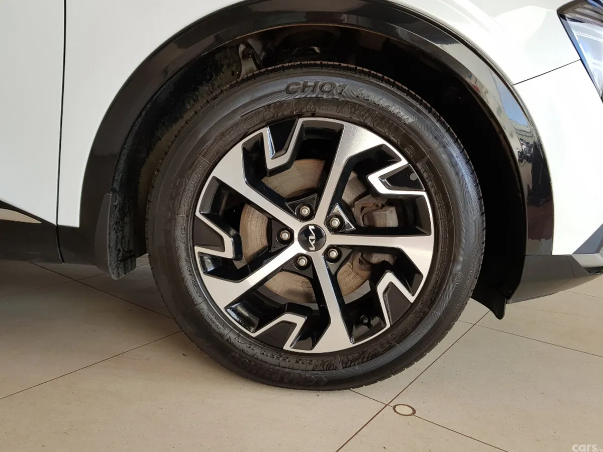 Kia Sportage MPV, Diesel Hybrid, 2023, White