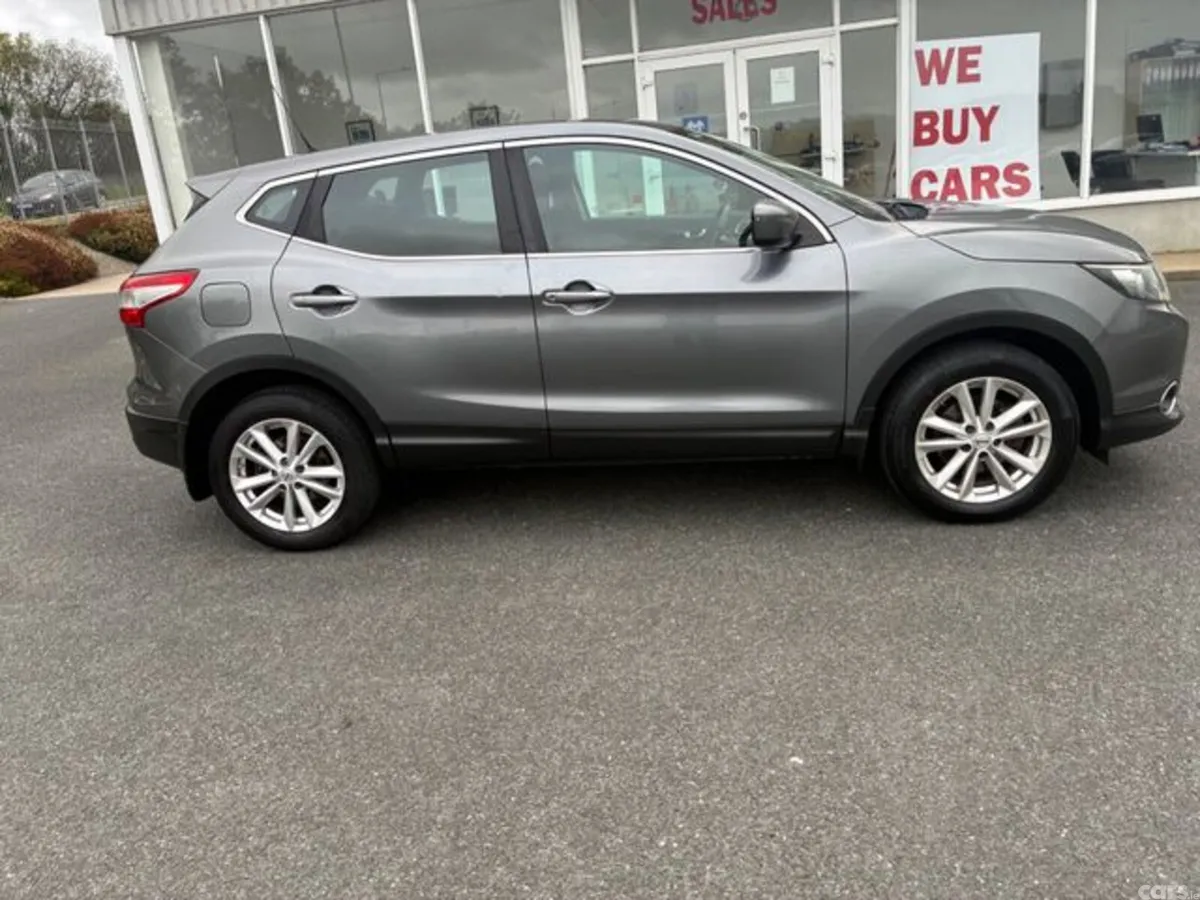 Nissan Qashqai SUV, Diesel, 2015, Grey