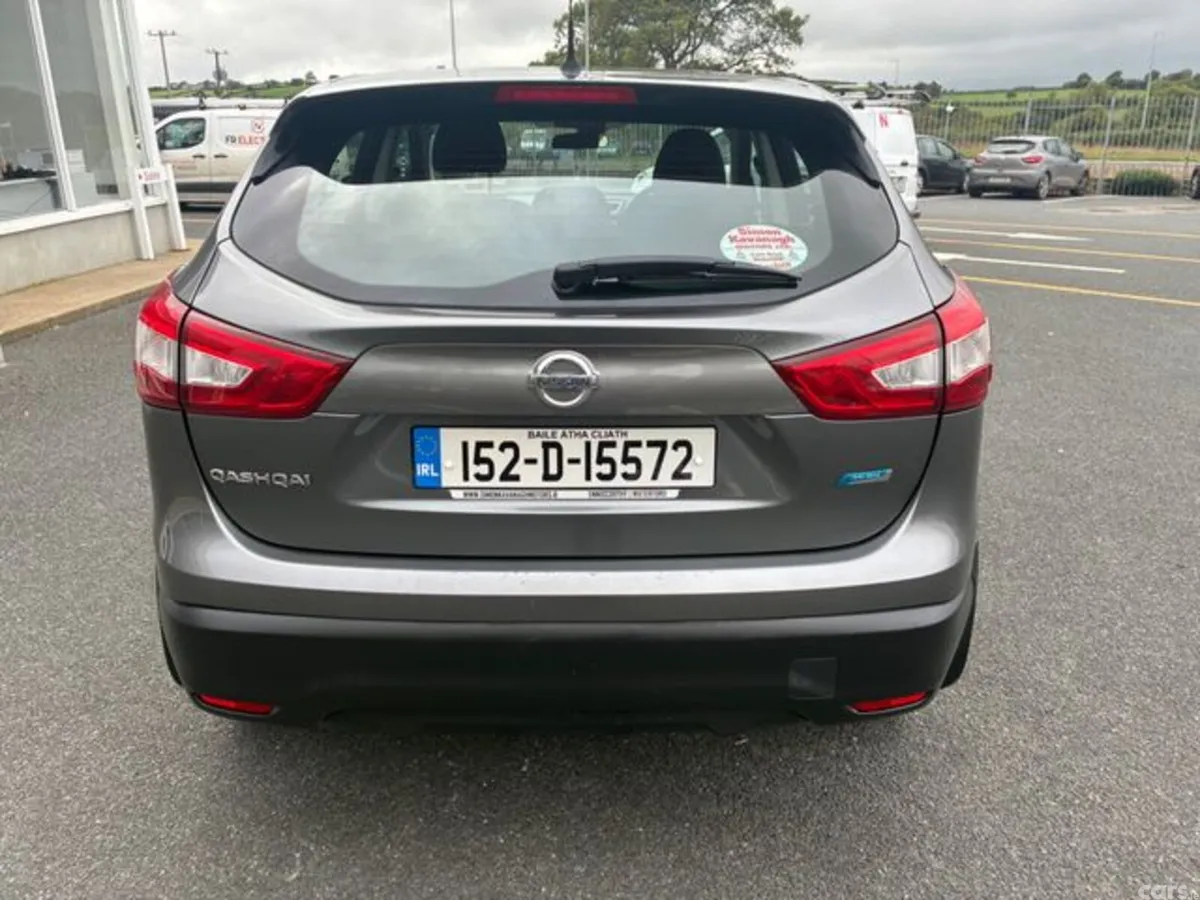 Nissan Qashqai SUV, Diesel, 2015, Grey