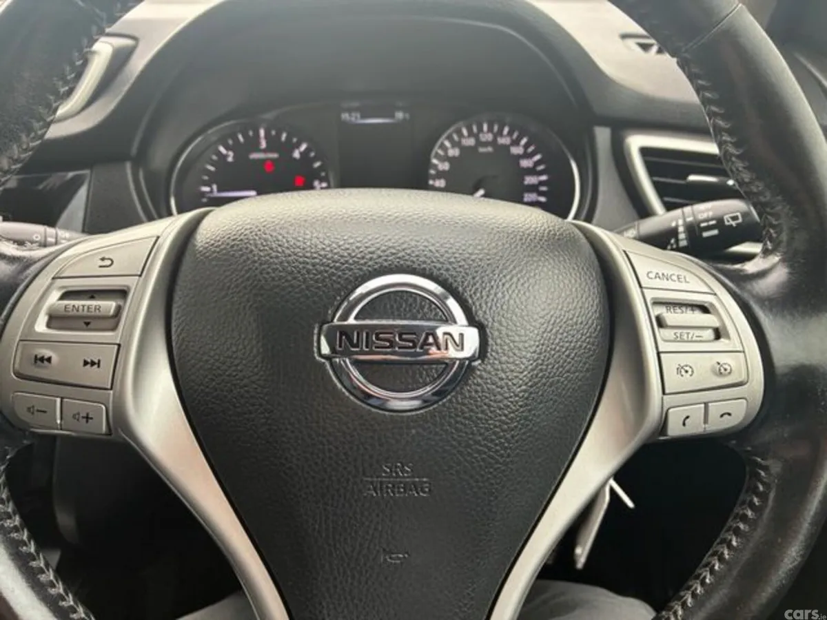 Nissan Qashqai SUV, Diesel, 2015, Grey