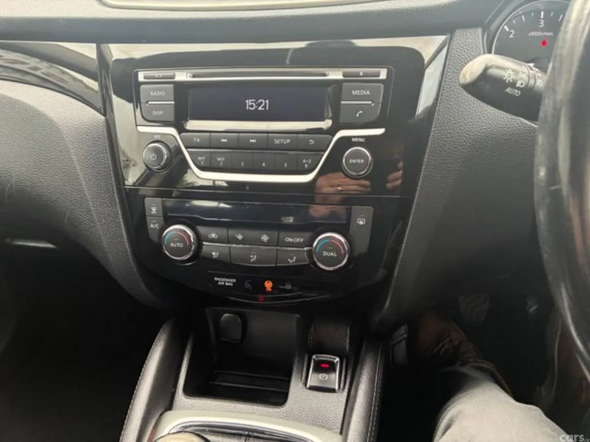 Nissan Qashqai SUV, Diesel, 2015, Grey